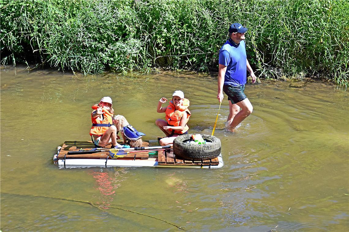 Auch der Hund fährt mit. 39. Murr-Regatta in Backnang veranstaltet vom JUZE. SK