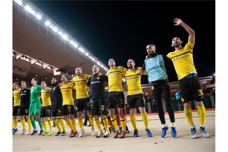 Auch der zweite Anzug passt beim BVB. Foto: Bernd Thissen