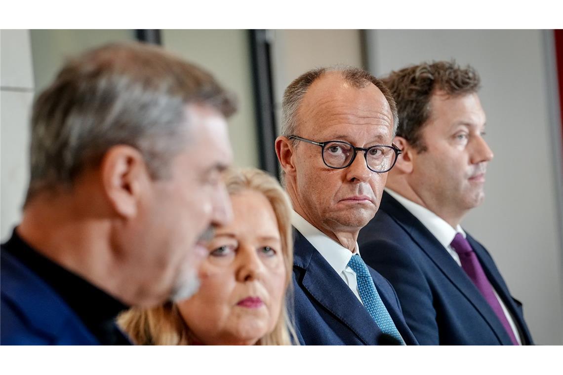 Auch die ältere Generation sieht die Rentenpolitik der Bundesregierung kritisch. (Archivbild)