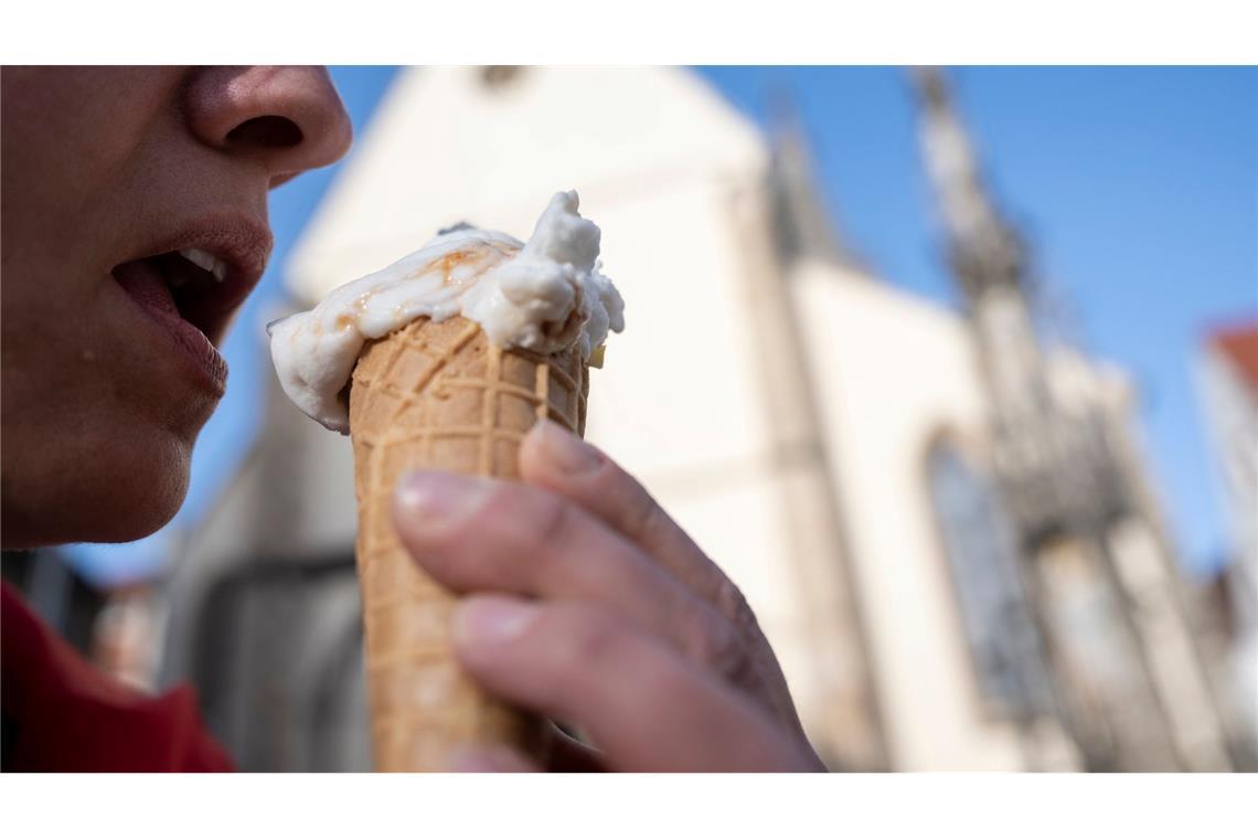 Auch die Eisverkäufer konnten sich über das schöne Wetter freuen. (Archivbild)