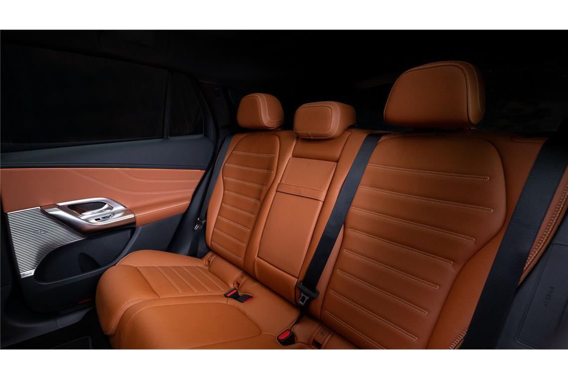 Auch die Passagiere in der zweiten Reihe sollen im neuen GLC viel Kopf- und Beinfreiheit haben.