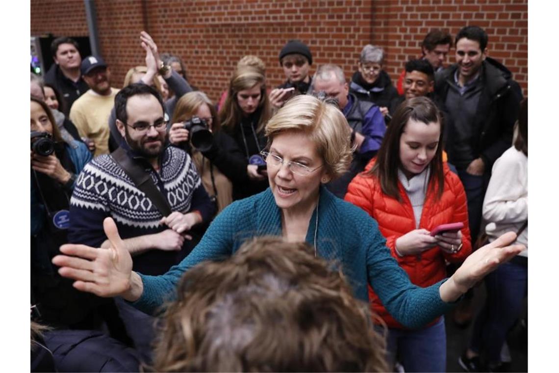 Chaos-Vorwahl bei US-Demokraten: Keine Ergebnisse aus Iowa Auch die Senatorin Elizabeth Warren gibt sich kämpferisch. Foto: Andrew Harnik/AP/dpa