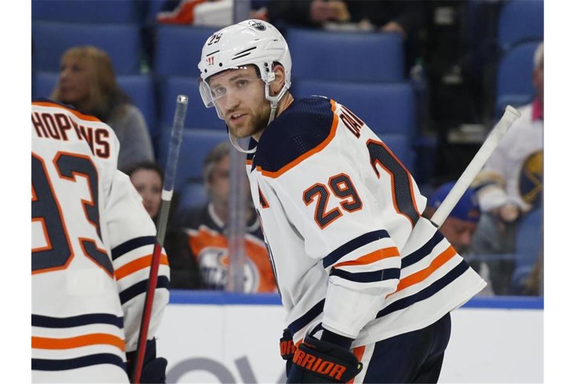 Auch die starke Form von Leon Draisaitl half den Edmonton Oilers diesmal nicht. Foto: Jeffrey T. Barnes/AP/dpa