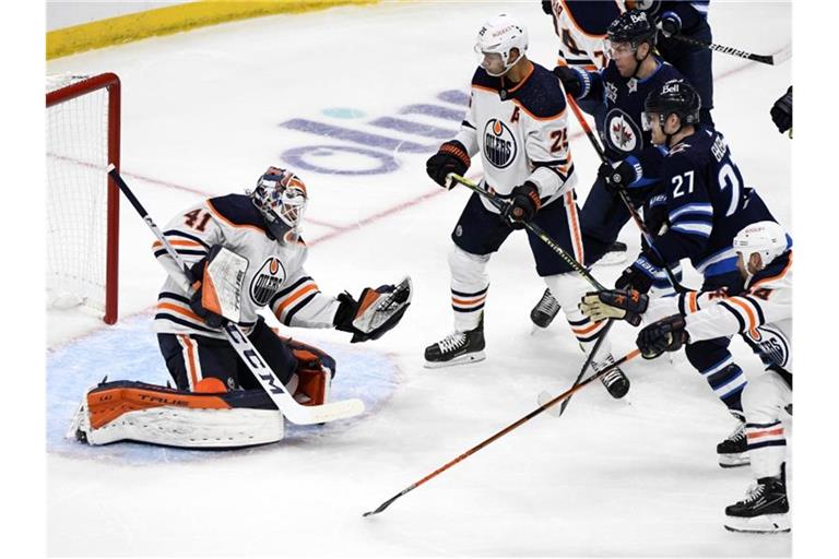 Auch Edmontons Torwart Mike Smith konnte die Niederlage nicht verhindern. Foto: Fred Greenslade/The Canadian Press/AP/dpa