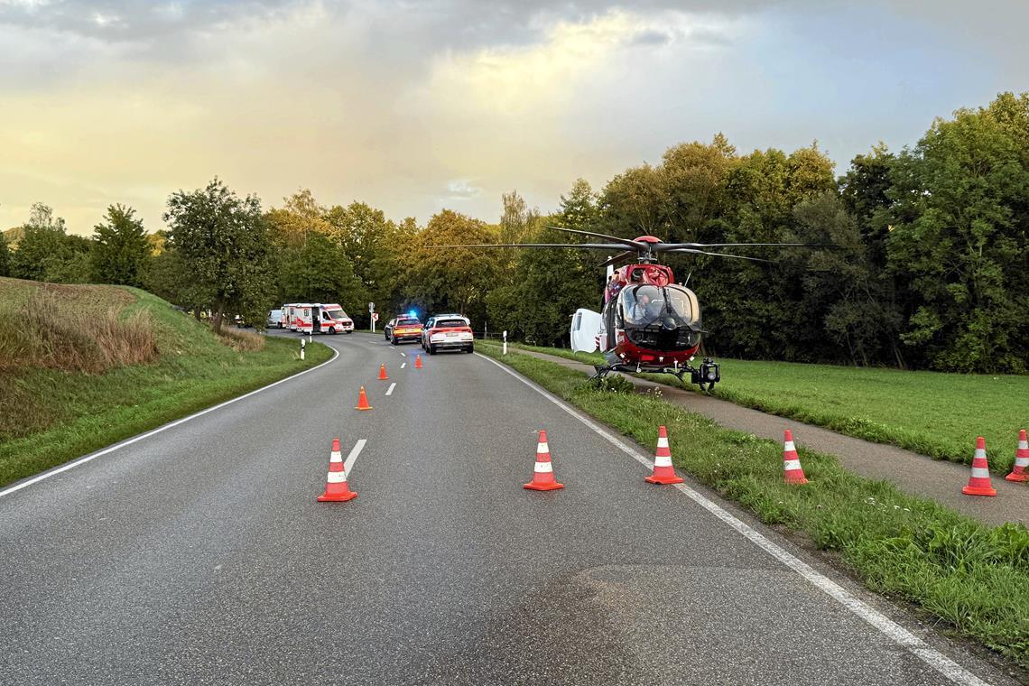 Auch ein Rettungshelikopter ist im Einsatz. Fotos: 7aktuell.de | Kevin Lermer