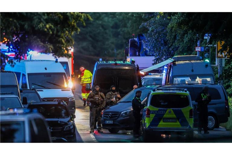 Auch ein Spezialeinsatzkommando (SEK) rückte an.