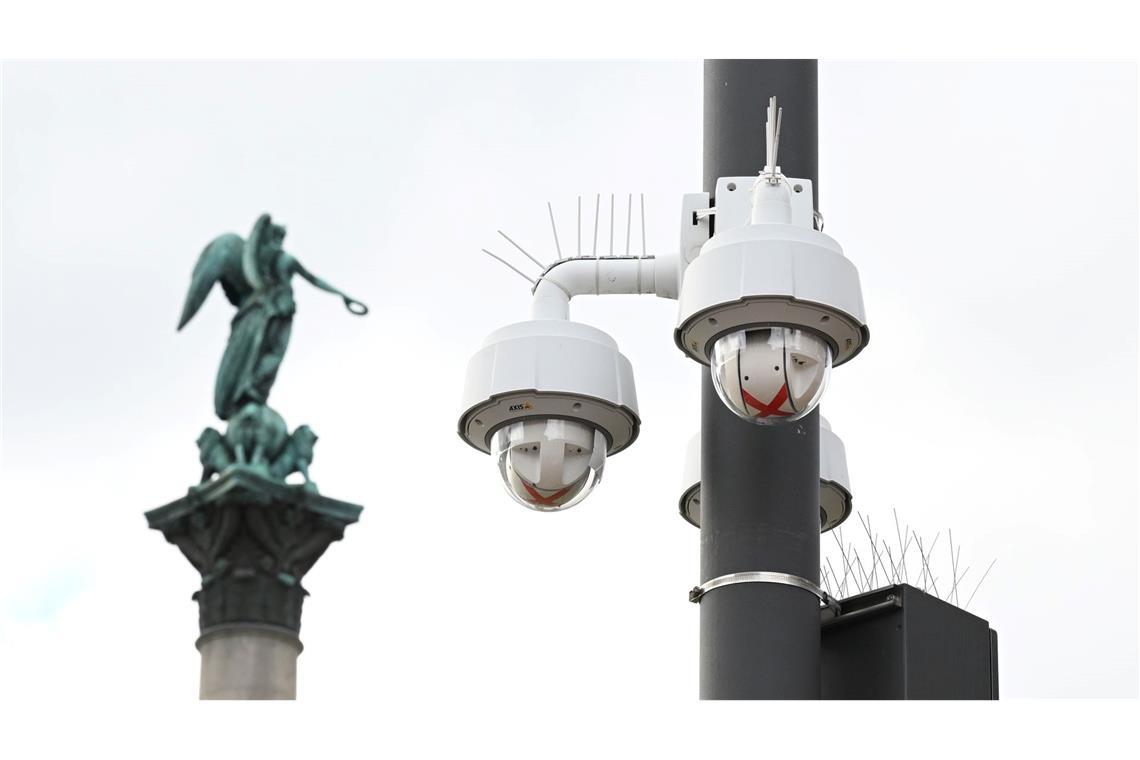 Gewerkschaft: Waffenverbot überall im Nahverkehr Auch einen Ausbau der Videoüberwachung fordert die Gewerkschaft. (Archivbild)
