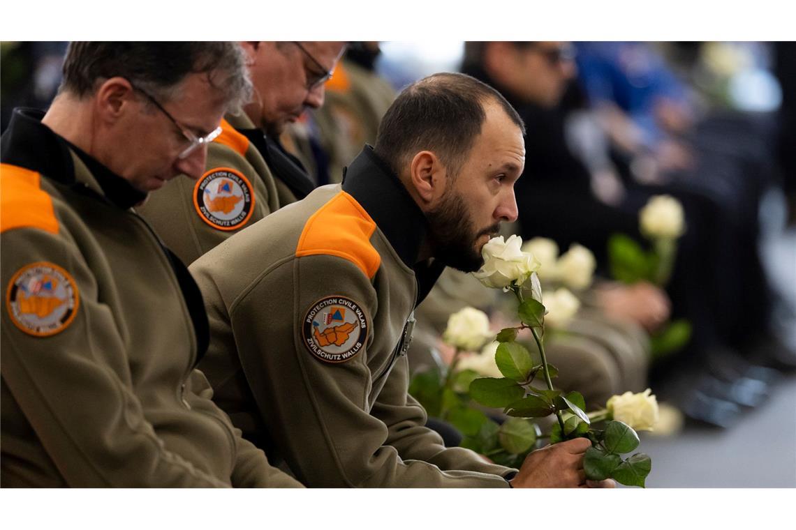 Auch für viele Retter war das Geschehen in Crans-Montana erschütternd.