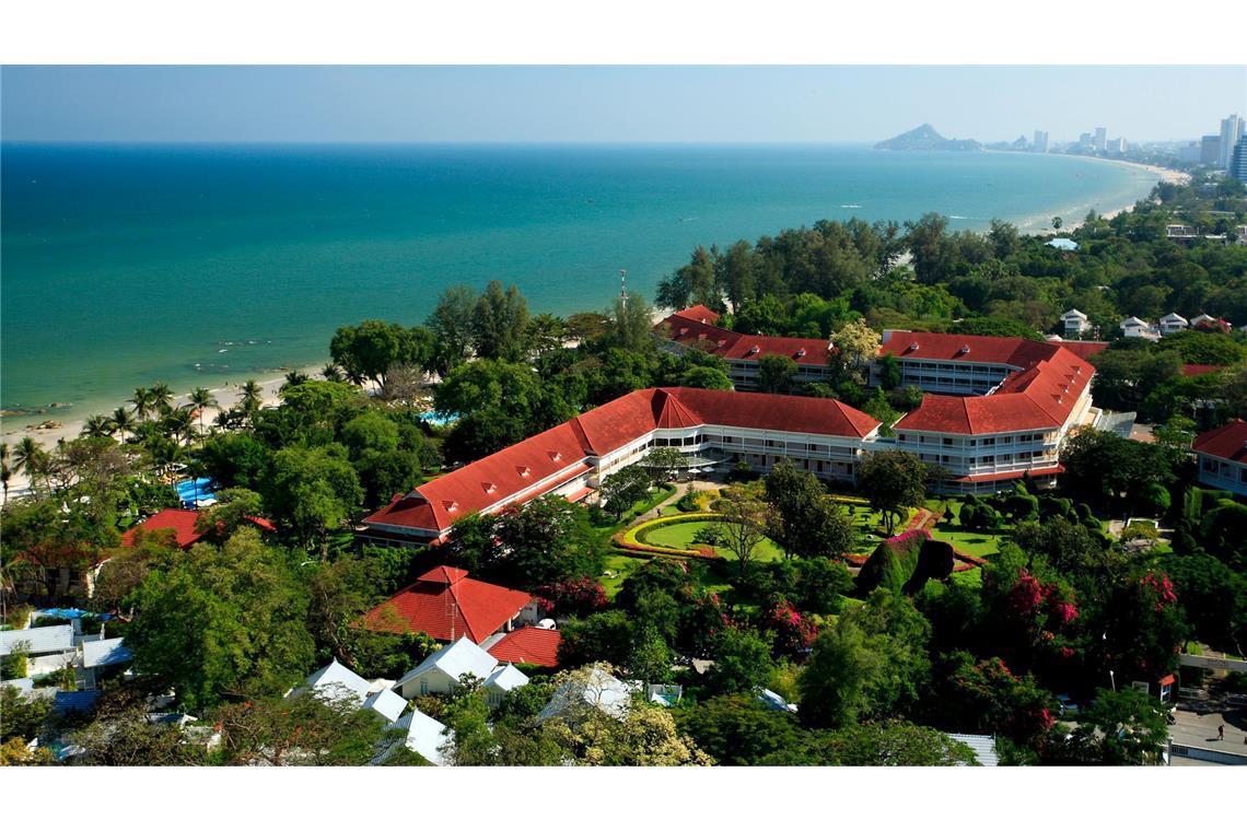 Filmreif: Thailands Traumkulissen locken Hollywood Auch Gebäude von Thailands führender Hotelkette Centara wurden schon als Filmkulisse ausgewählt - so das Centara Grand Beach Resort & Villas Hua Hin.