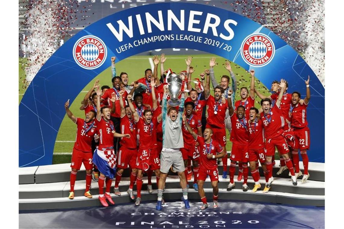 Auch ihren Königsklassen-Triumph in Lissabon mussten die Triple-Sieger vom FC Bayern vor leeren Rängen feiern. Foto: Matthew Childs/Pool Reuters/AP/dpa