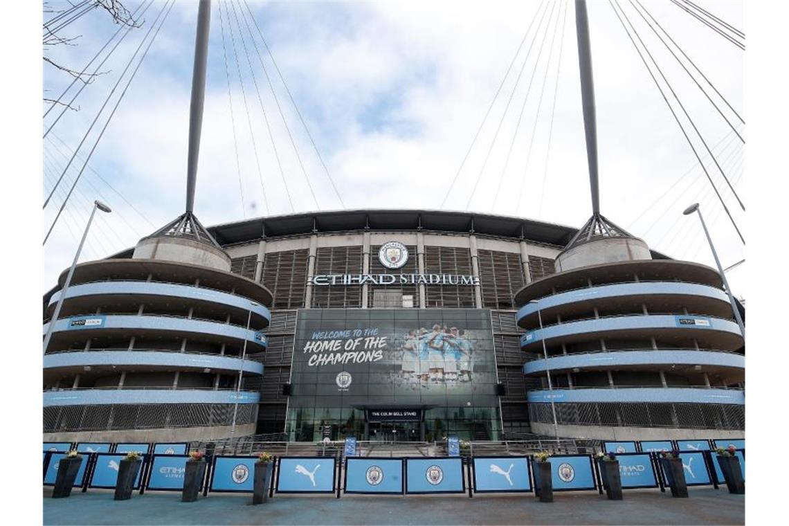Uneinigkeit in der Premier League Auch im Etihad Stadion von Manchester City wird derzeit nicht gespielt. Foto: Martin Rickett/PA Wire/dpa