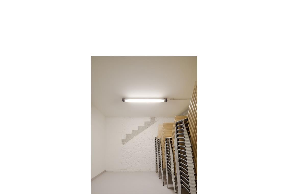 Auch im Inneren des Gebäudes sind Spuren des Alten sichtbar gelassen worden – hier  Treppenstufenreste  in der Wand aus der Zeit vor dem Umbau.
