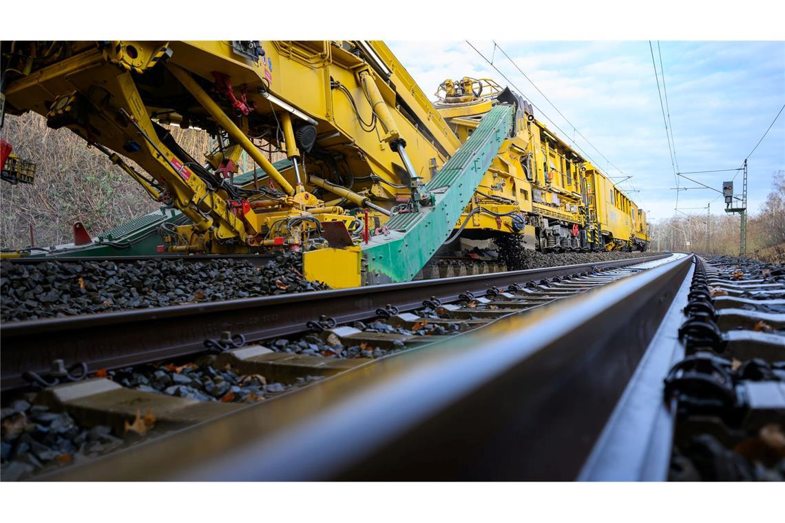Auch im kommenden Jahr wird auf dem deutschen Schienennetz umfassend gebaut. (Archivbild)
