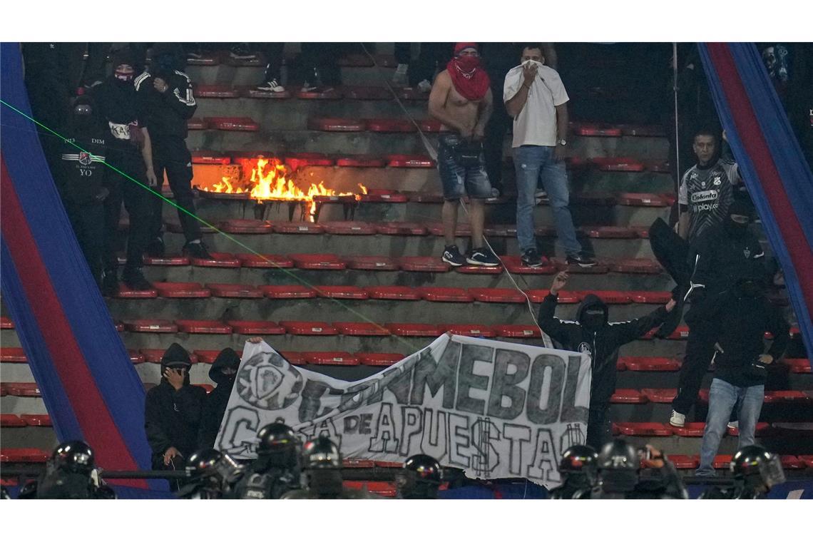 Auch im Stadion gab es Verwüstungen.