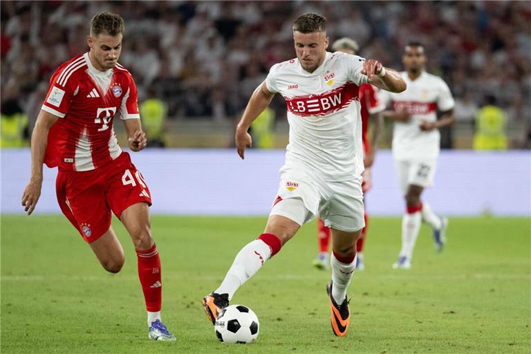 Auch im Supercup am Samstag gegen den FC Bayern München wurde Ermedin Demirovic (re.) erst in der 71. Minute für Chris Führich eingewechselt .
           Foto: imago/Eibner