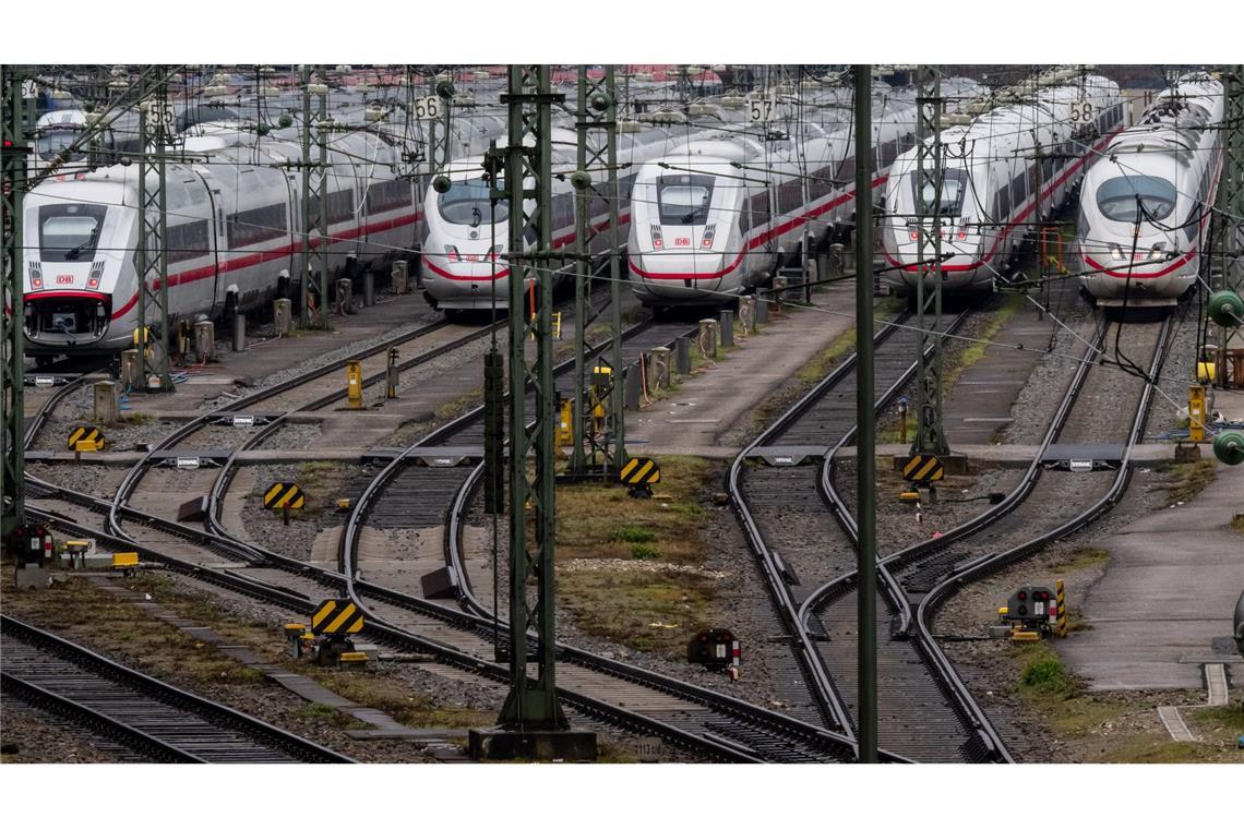 Dauerbaustelle Bahn - Krise könnte noch Jahre andauern Auch in den kommenden Jahren dürfte für viele Bahn-Reisende nicht alles rund laufen. (Symbolbild)