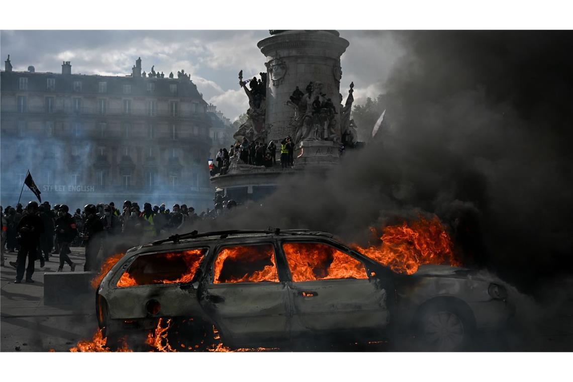 Auch in der Hauptstadt Paris kam es am Rande der Proteste zu Zusammenstößen und Gewalttaten. 
