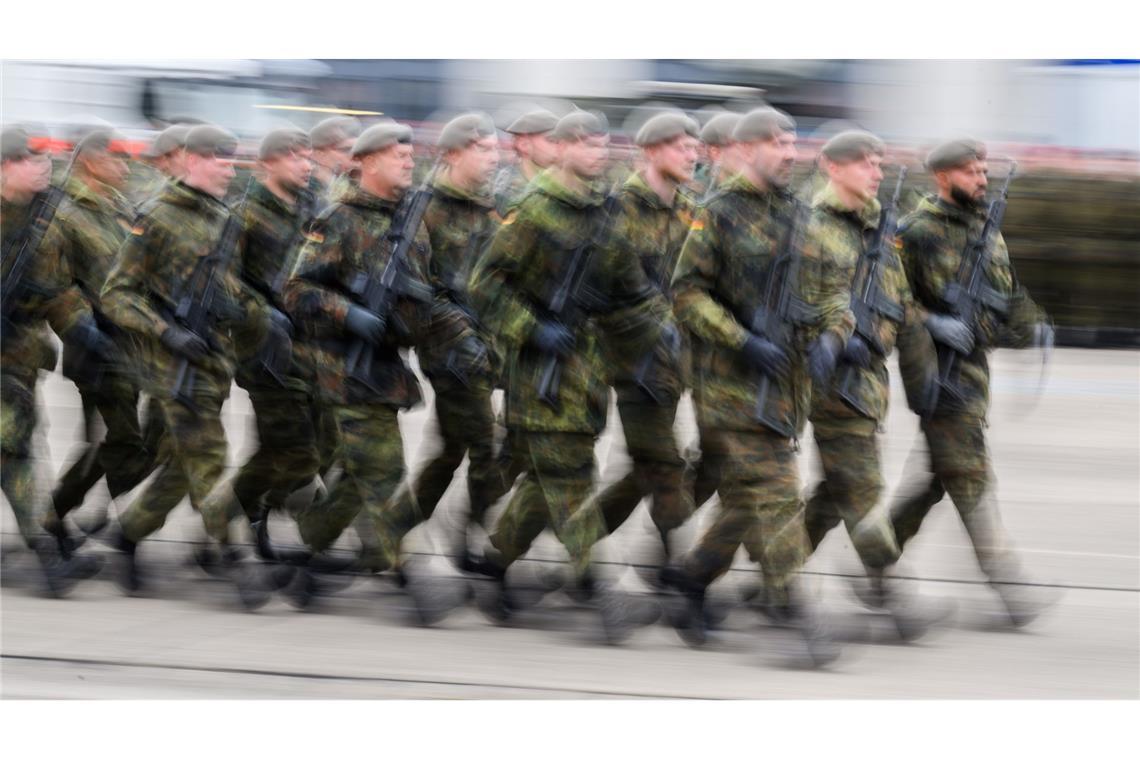 Auch in der schwarz-roten Koalition gibt es zum Wehrdienst unterschiedliche Meinungen. (Symbolbild)