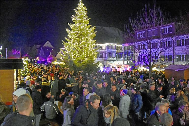 Auch in diesem Jahr wird es auf dem Stiftshof keinen Weihnachtsmarkt geben.Archivfoto: T. Sellmaier