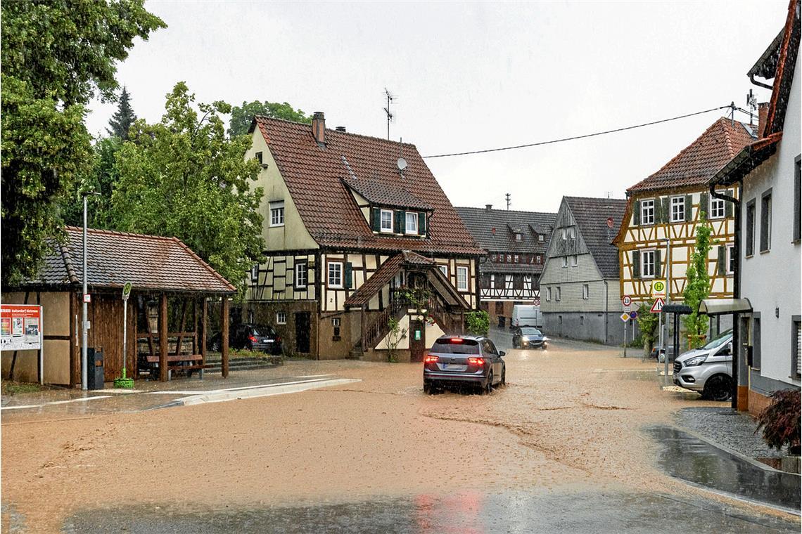 Auch in Rietenau überflutete das Wasser die Straßen. 