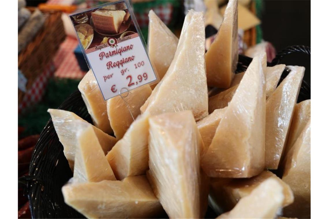 Käse, Wein, Olivenöl: US-Strafzölle auf EU-Importe in Kraft
