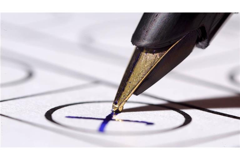 Auch Jugendliche dürfen ihr Kreuz auf dem Stimmzettel abgeben (Symbolbild).