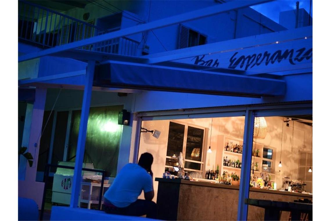 Restaurants und Kneipen dürfen auf Mallorca wieder öffnen Auch Kneipen dürfen auf Mallorca nach vielen Wochen wieder öffnen. Foto: Jens Kalaene/dpa-Zentralbild/dpa
