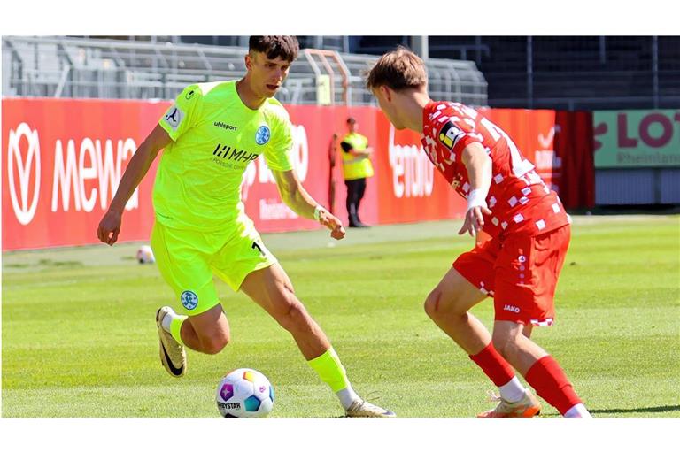 Auch Konrad Riehle (li.) wird die Kickers verlassen.