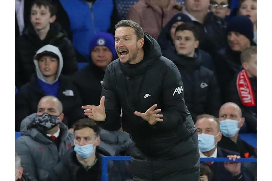 Liverpool ohne Trainer: Klopps Vertreter mit Corona-Verdacht Auch Liverpools Ersatztrainer Pep Lijnders wurde positiv auf das Coronavirus getestet. Foto: David Klein/CSM via ZUMA Wire/dpa