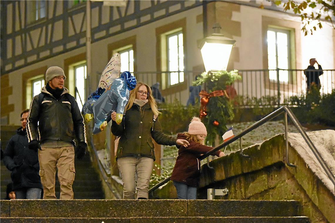 Auch Luftballons in allen möglichen Ausführungen waren ein willkommenes Mitbring...