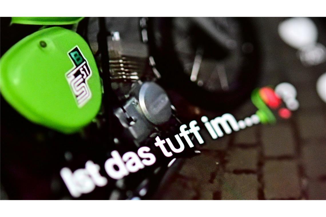 Auch Mopeds der Marke Simson tauchen häufig in den Videos auf.