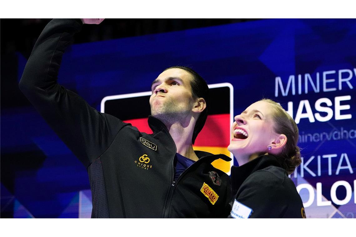 Auch nach ihrem Gold-Coup in Prag haben Minerva Hase (r) und Nikita Volodin ihre Zukunft offen gelassen.
