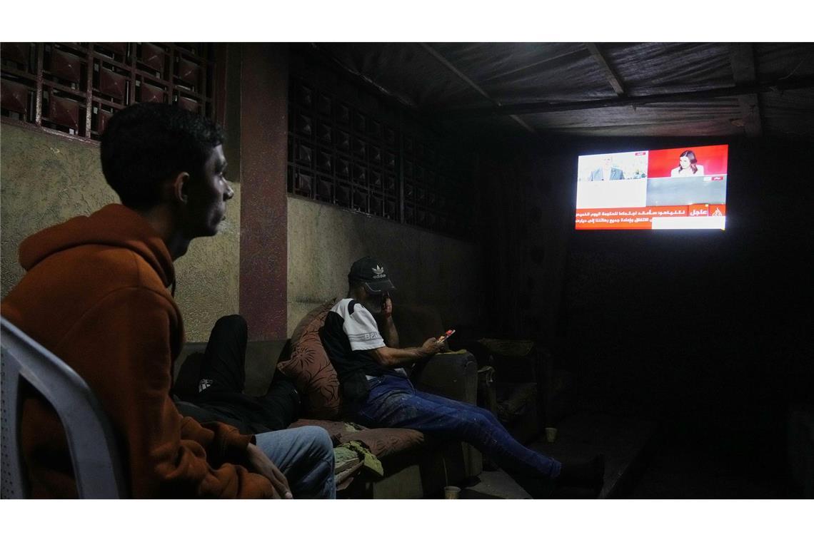 Auch Palästinenser verfolgten die Nachrichten.