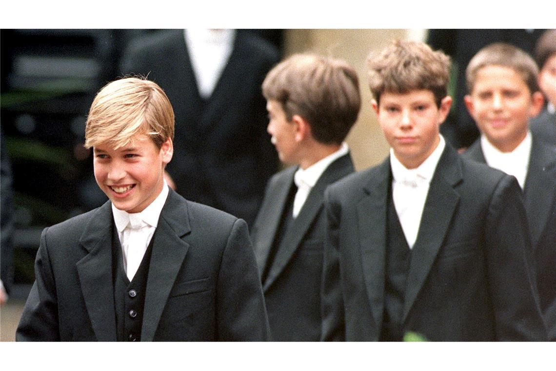 Auch Prinz William gehört zu den Absolventen. Hier ist er an seinem ersten Tag an der Schule im Jahr 1995 zu sehen. (Archivbild)
