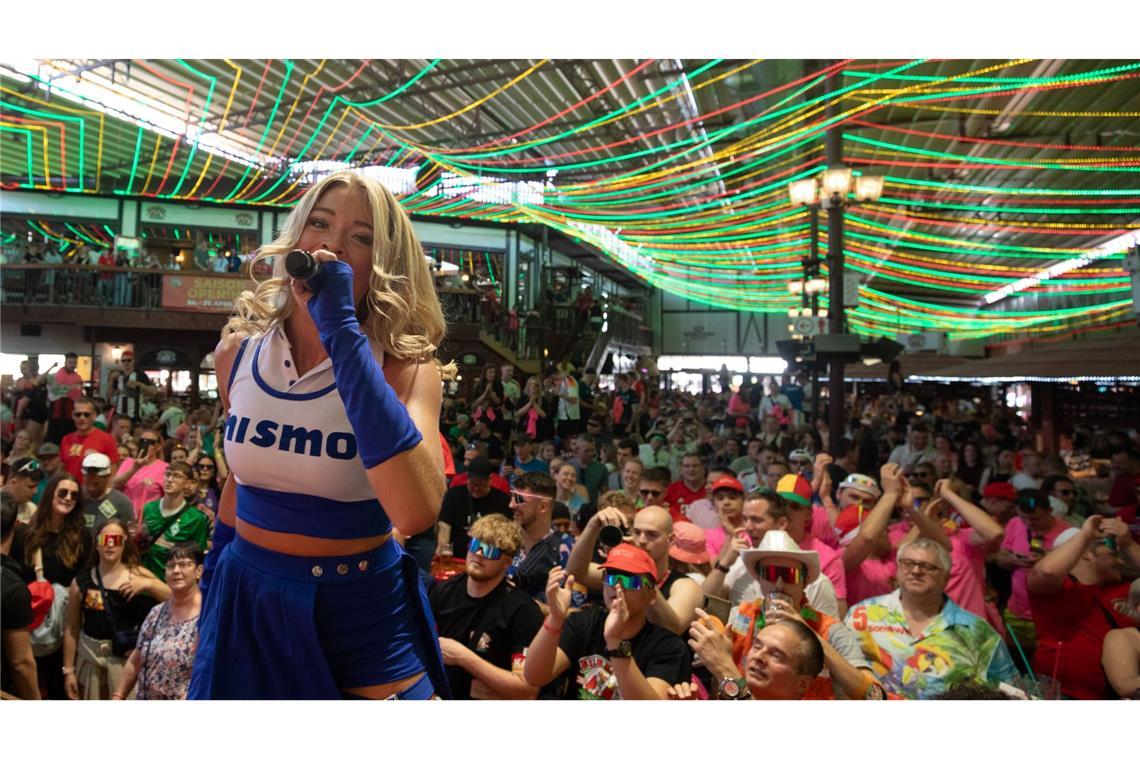 Frauenpower am Ballermann Auch Sängerin Nancy Franck tritt regelmäßig im Bierkönig auf. (Archivbild)