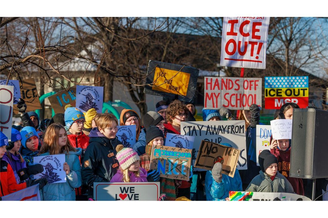 Auch Schüler protestierten.