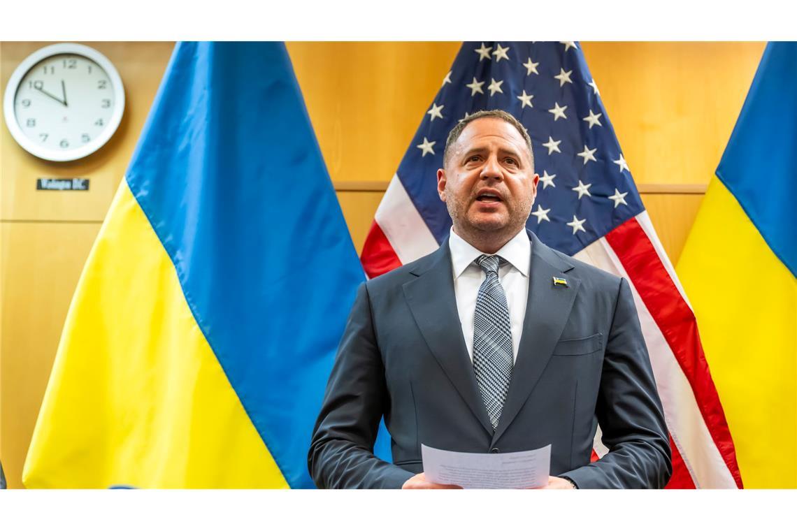 Auch Selenskyjs Bürochef Andrij Jermak steht im Fokus der Ermittler. (Archivbild)