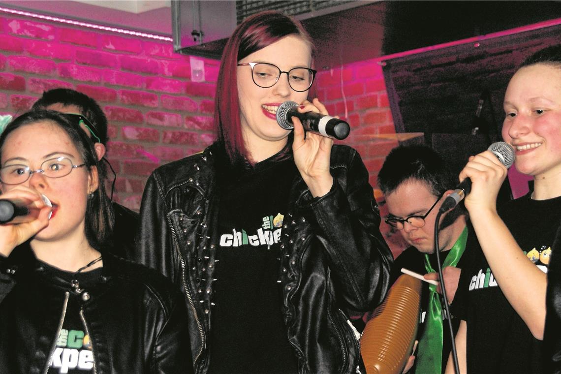 Auch sie sind bei der Mu5ikmaile dabei (von links): Samara Wildermuth, Ann-Sophie Schaal und Carmen Koblinger von „The Cool Chickpeas“. Foto: privat