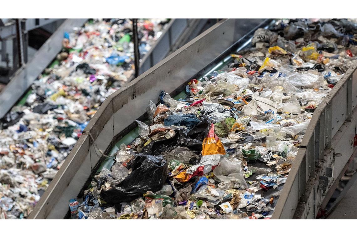 Recyclingquote bei Plastik bleibt global niedrig Auch sortiertes Plastik wird nicht immer recycelt. (Archivbild)