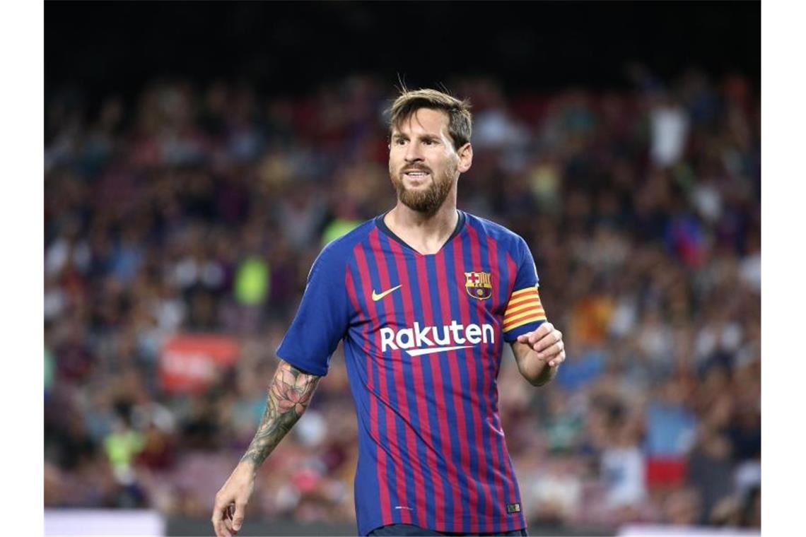 Auch Superstar Lionel Messi bekommt weniger Gehalt vom FC Barcelona. Foto: Joan Valls/Urbanandsport/gtres/dpa
