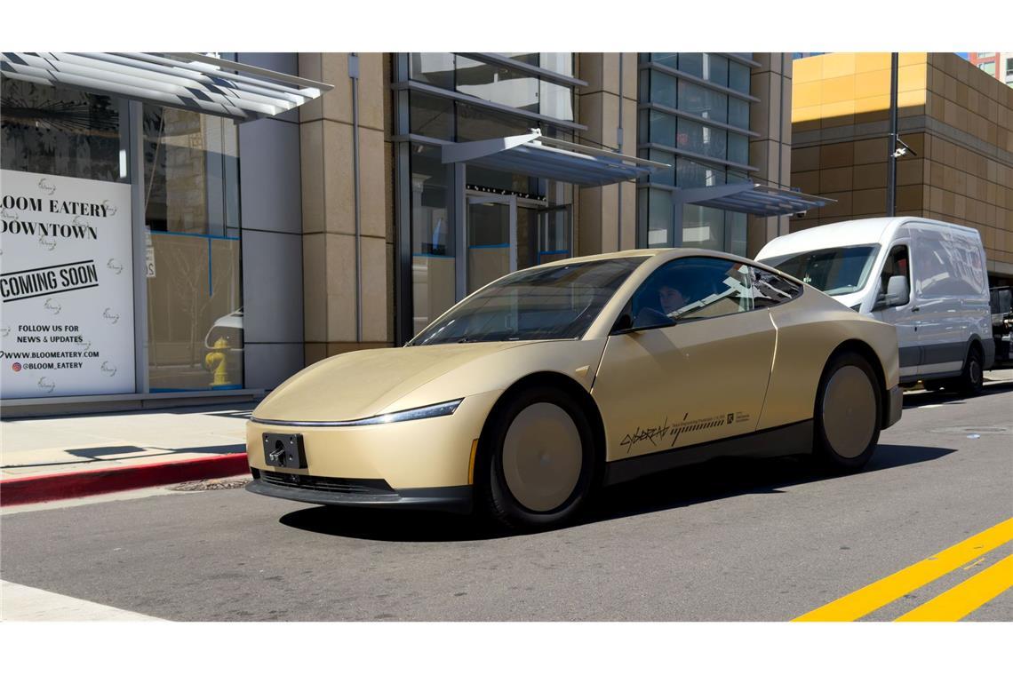 Auch Teslas geplantes Robotaxi ohne Lenkrad und Pedale soll nur mit Kameras als Sensoren auskommen. (Archivbild)