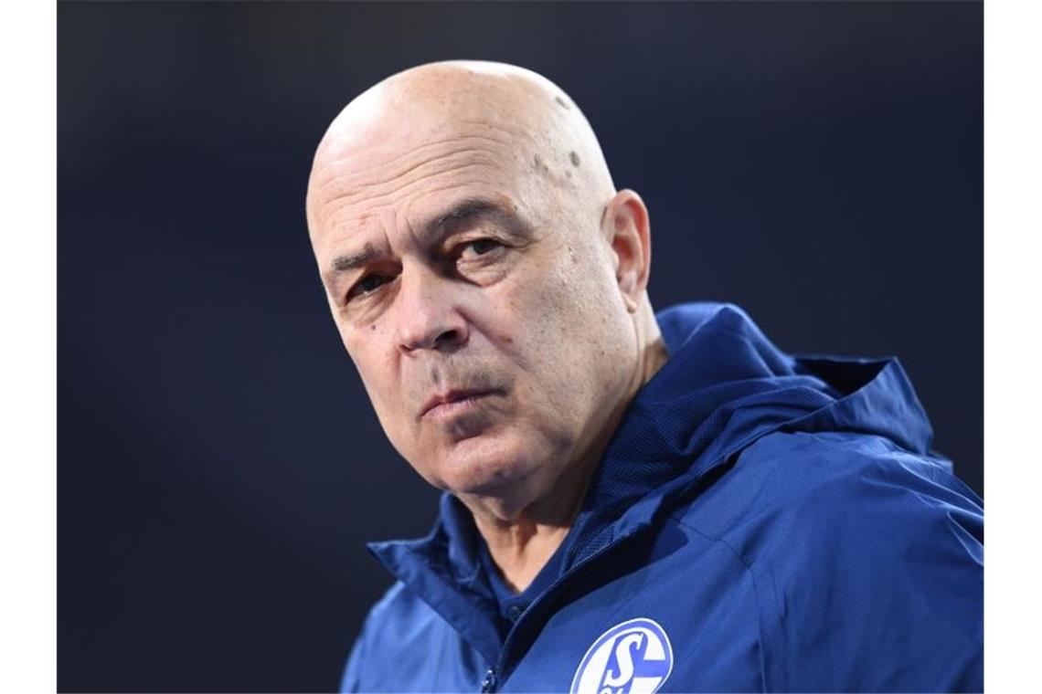 Auch Trainer Christian Gross konnte beim FC Schalke 04 noch keine Wende einleiten. Foto: Annegret Hilse/Pool via REUTERS/dpa