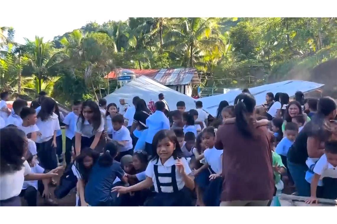 Mindestens 15 Tote bei schwerem Erdbeben auf den Philippinen