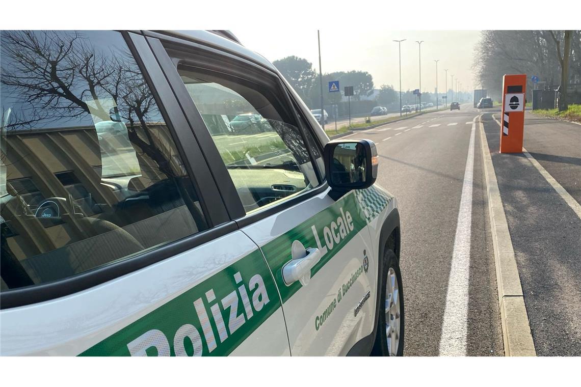 28.000 Euro Bußgeld an einziger Radarfalle Auch vielen deutschen Urlaubern bekannt: Blitzer-Säulen in Italien. (Archivbild)