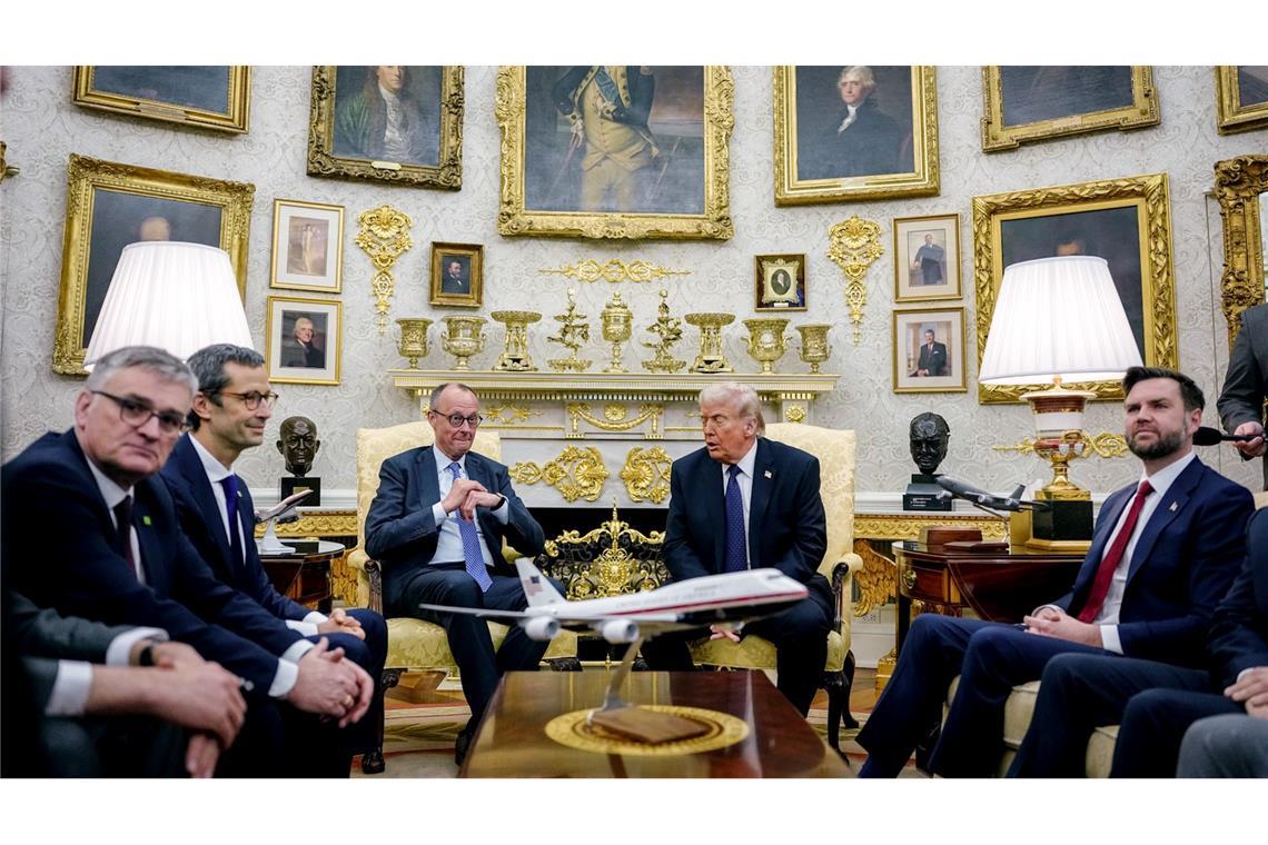 Auch Vizepräsident JD Vance war im Oval Office wieder dabei.