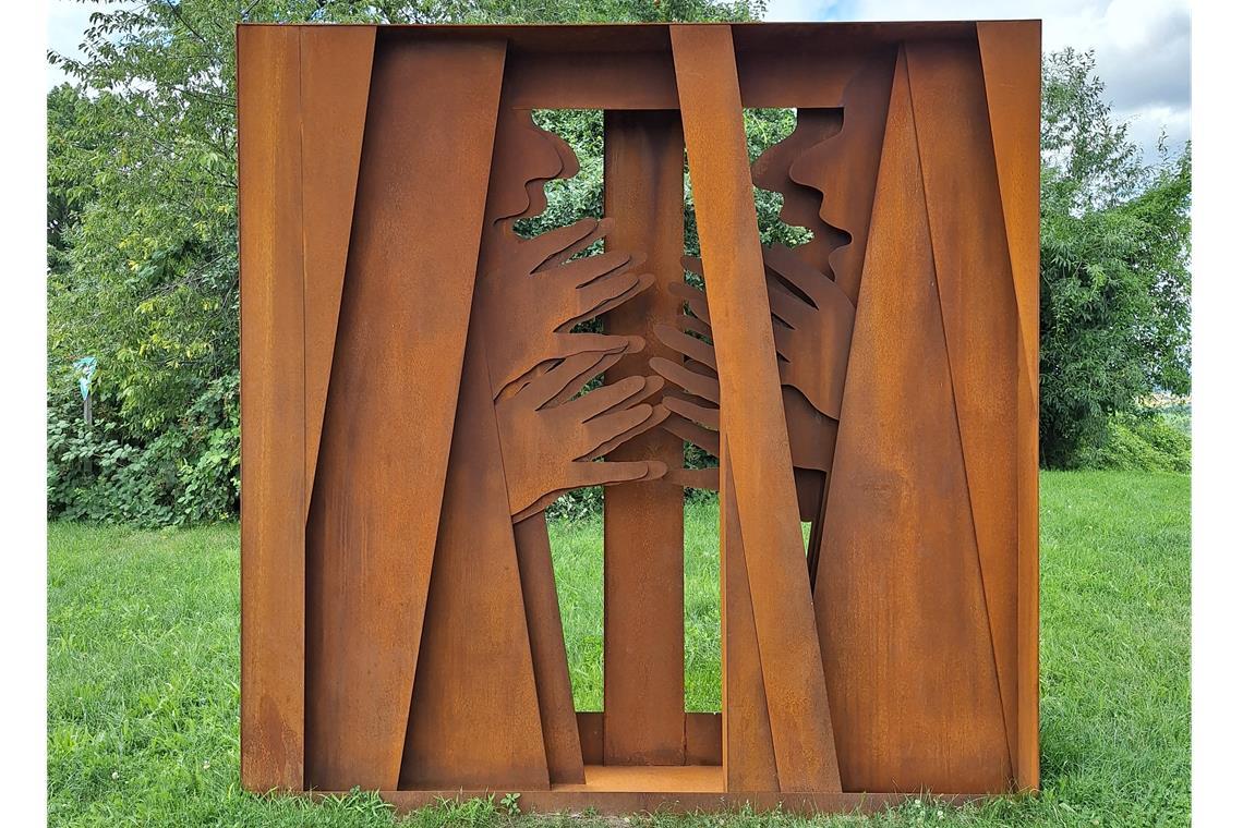 Neue Skulpturen am Korber Kopf Auch von Guido Messer selbst ist natürlich eine Skulptur zu sehen: An Standort 2 findet man das Werk „Kopf u. Hand“. Es besteht aus Cortenstahl.