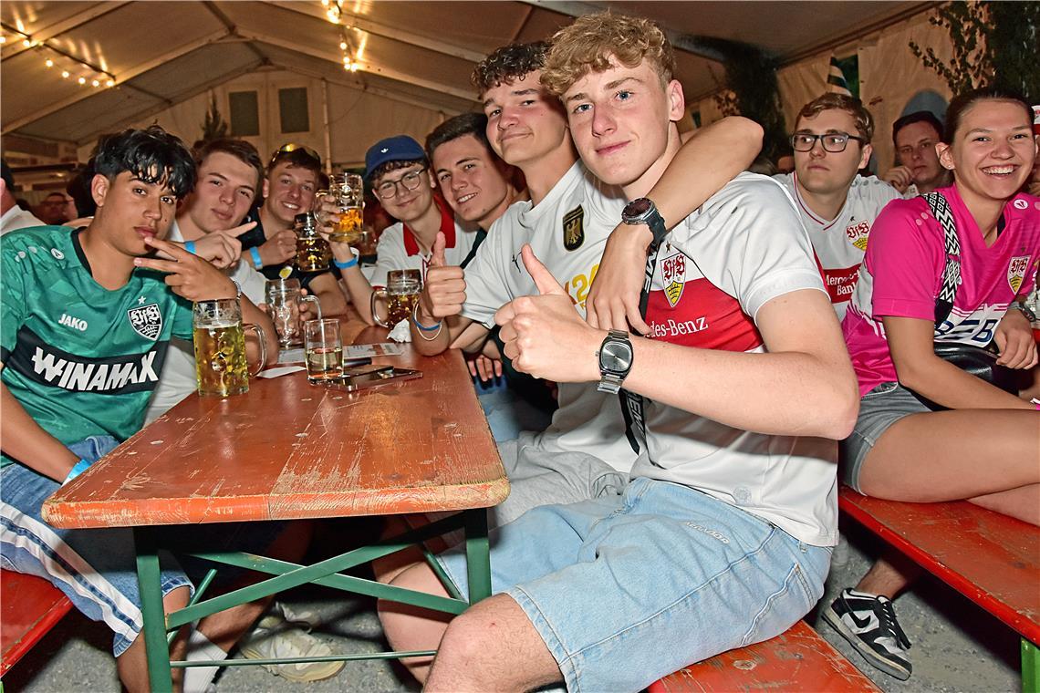 Auch wenn der VfB im Finale nicht gewinnt haben die Jungs miteinander Spaß auf d...