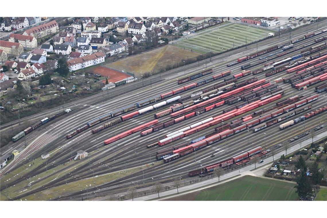 Jeder fünfte Europäer ist zu viel Verkehrslärm ausgesetzt Auch Züge können eine Lärmbelastung sein. (Illustration)