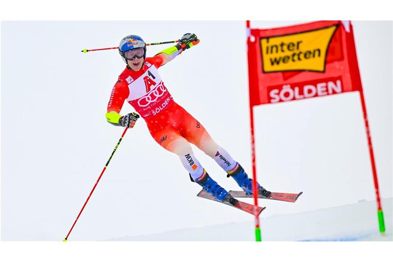Ski-Star Odermatt gewinnt turbulenten Saisonauftakt Auch zum Start in die neue Saison nicht zu schlagen: Marco Odermatt.