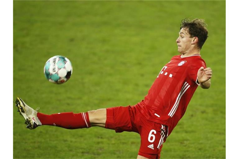 Auf Bayern-Mittelfeldprofi Joshua Kimmich kommt es gegen Hoffenheim mal wieder besonders an. Foto: Leon Kuegeler/Reuters/Pool/dpa